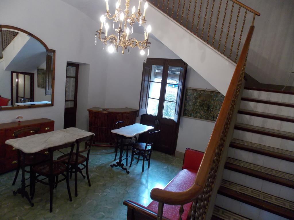 Hostal Cal Pla Sant Llorenc Savall ภายนอก รูปภาพ