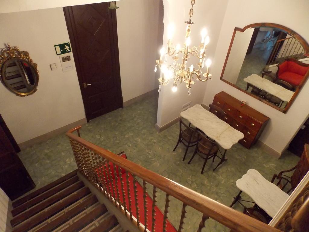 Hostal Cal Pla Sant Llorenc Savall ภายนอก รูปภาพ
