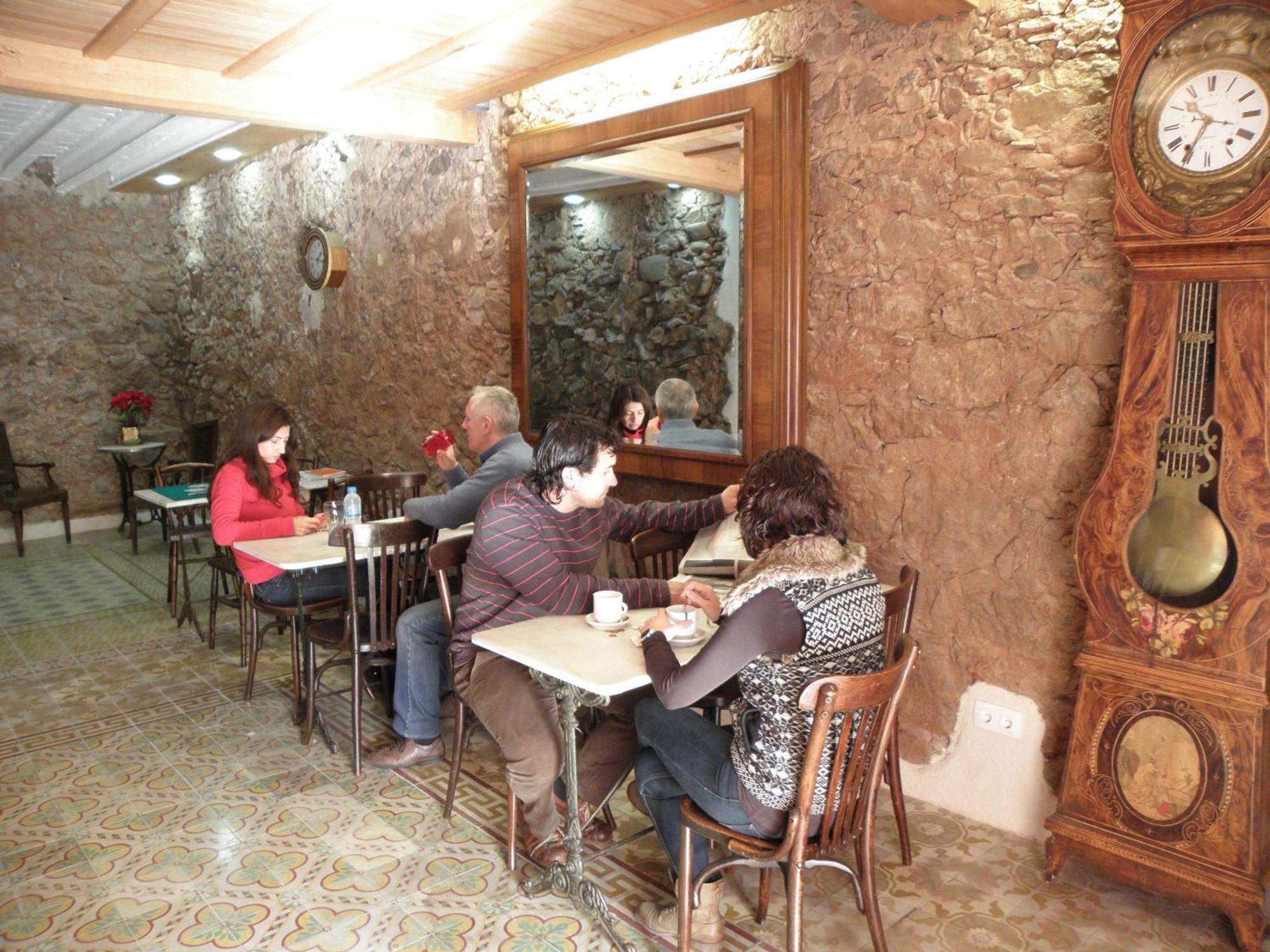 Hostal Cal Pla Sant Llorenc Savall ภายนอก รูปภาพ