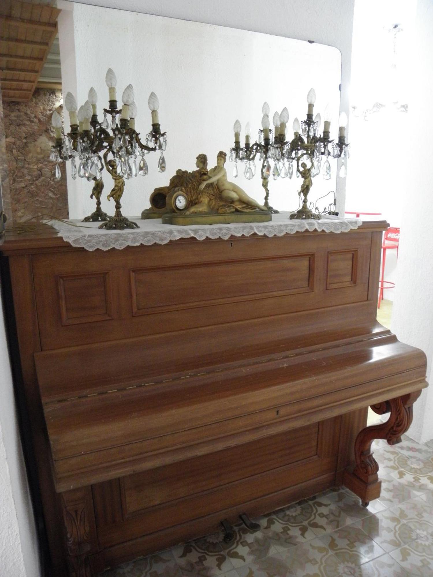 Hostal Cal Pla Sant Llorenc Savall ภายนอก รูปภาพ